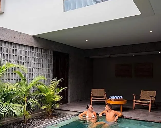 Pulang Private Pool Villa, Pererenan Canggu ホテル Pererenan